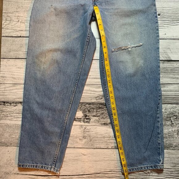 Vintage Levi's 560 Loose Fit Tampered Leg Distressed Jeans - Picture 11 of 12